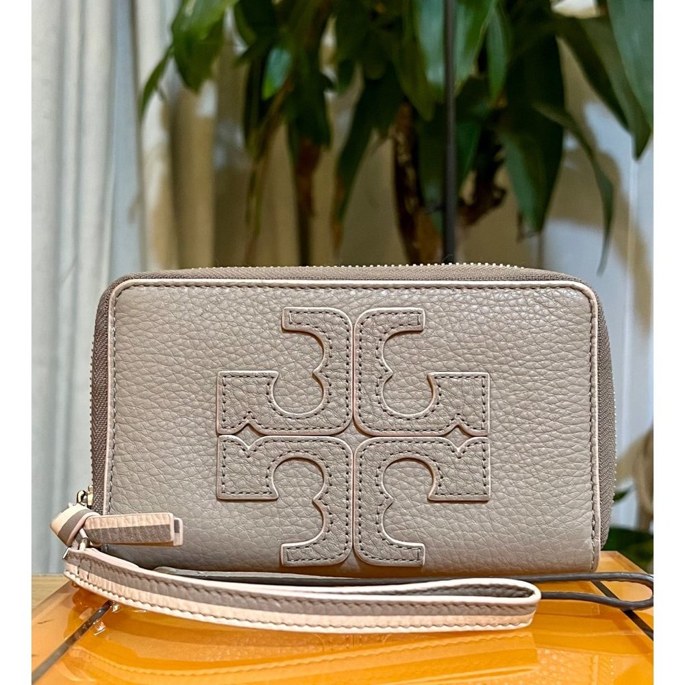 TORY BURCH AUTHENTIC GREY AND PINK BERKLEY WALLET